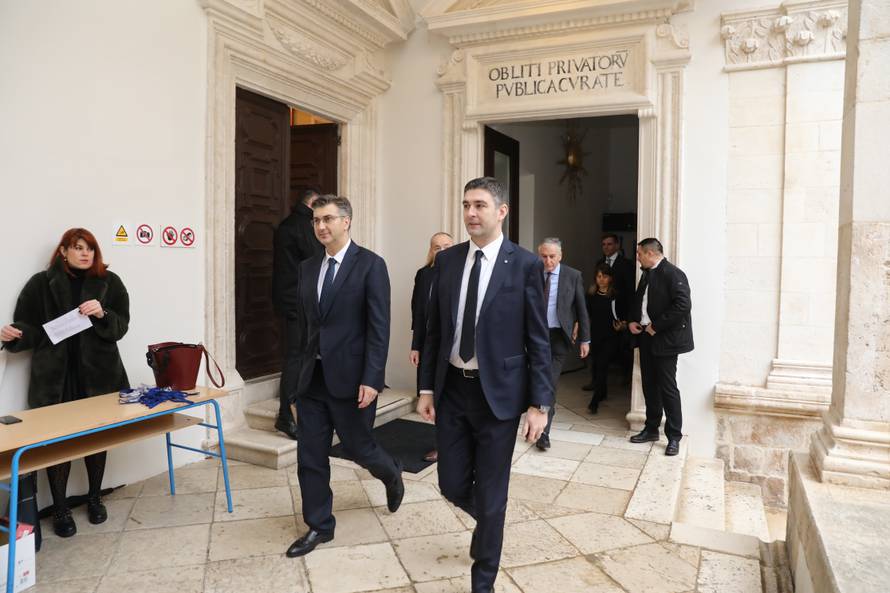 Sjednica Vlade odrÅ¾ana je u KneÅ¾evom dvoru u Dubrovniku