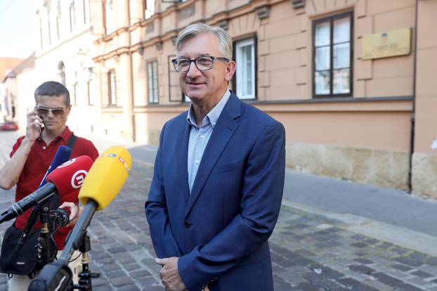 Zagreb: Ustavni sud odlučio da mediji ne smiju na sjednicu o odlukama Stožera