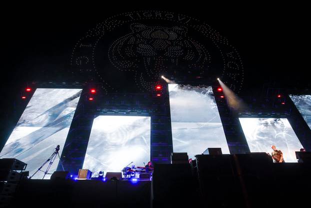 Scenografija dronovima na koncertu Marka Perkovića Thompsona u Vukovaru