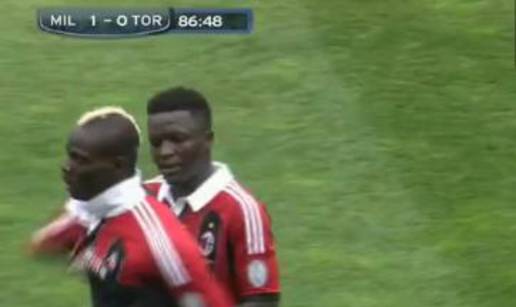 Muntari ukrao žuti karton sucu i sam ga pokazao Balotelliju