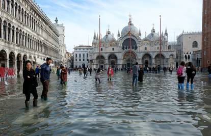 Veneciju je pogodila još jedna plima, šteta oko milijardu eura