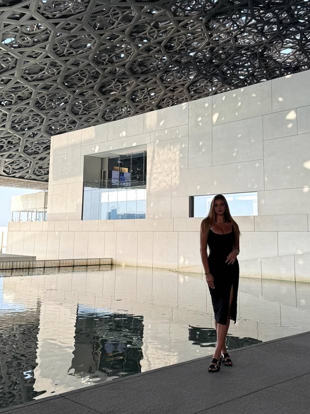 FOTO Bila je nadarena plivačica, a sada se skida za časopis. Ima savršene tjelesne proporcije