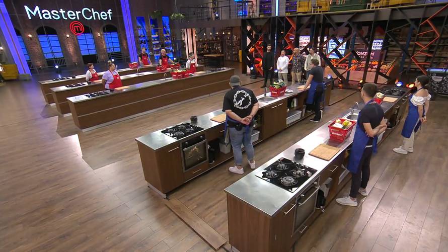 Manuelov plavi tim pobijedio je u izazovu: Kandidati kuhali jela za poznate hrvatske sportaše