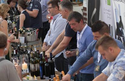 Festival vina: Birali najljepše boce i uživali su u janjetini
