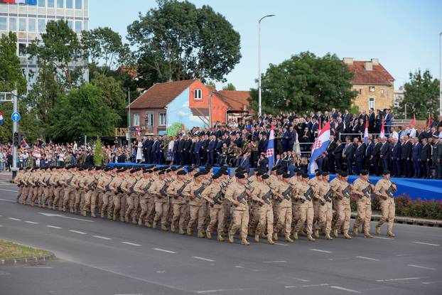Zagreb: Svečani vojni mimohod u povodu 30 godina VRO Oluja