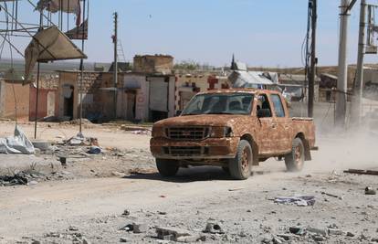 Sirijski pobunjenici zauzeli su grad Al Rai, uporište ISIL-a