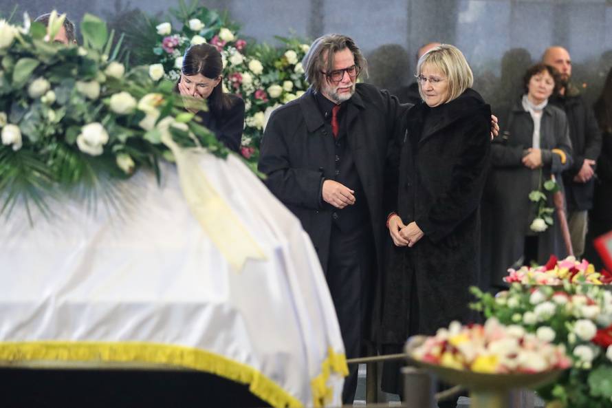 Tuga i suze na ispraćaju Matije Vukšića: Stotine ljudi je stiglo