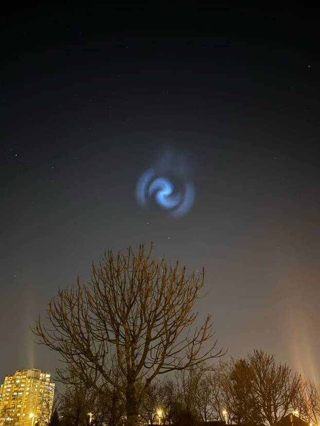 FOTOGALERIJA Wow, kakvi nevjerojatni prizori na nebu! 'Vidjeli smo plavičasto svjetlo'