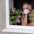 Stariji muškarci najmanje su zabrinuti zbog korona virusa