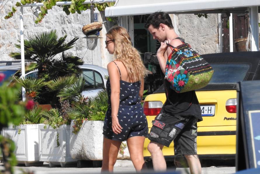 Na Visu je i 'Dr. Who': Zvijezde uživaju na suncu s bližnjima