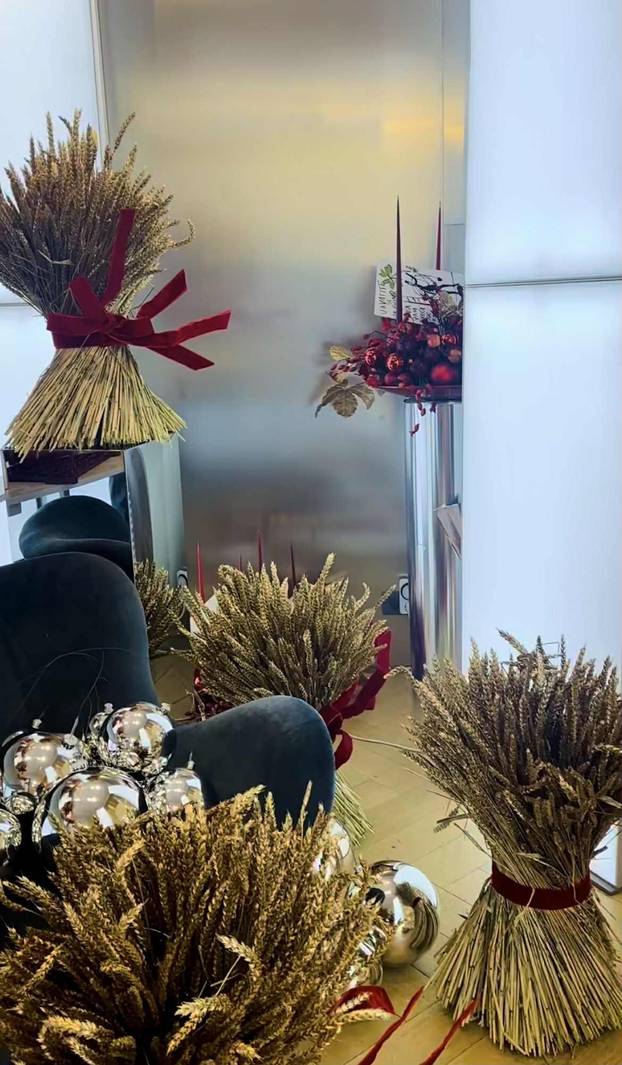 FOTO Šekoranjina blagdanska čarolija: Tihi dekor u izlozima i hotelima je pravi spektakl