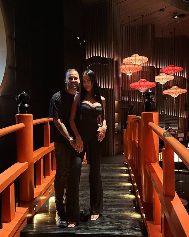 FOTO Svađali su se, tužili, ali i ljubili. Pogledajte zašto Jesé ne može odoljeti zgodnoj Španjolki