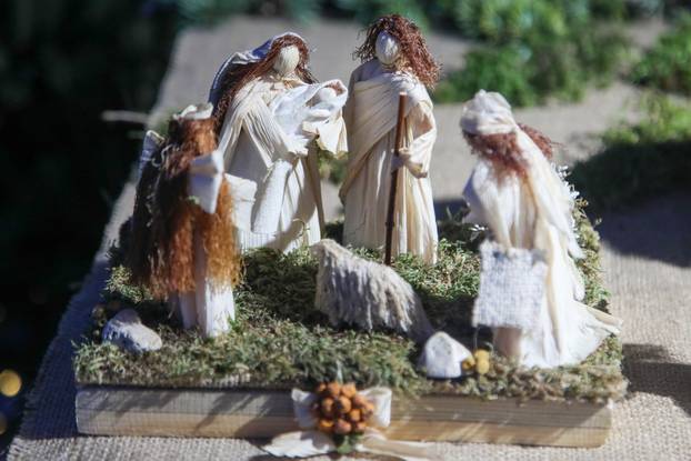 24sata Zagreb: Otvorenje izložbe jaslica Peggy Malbase