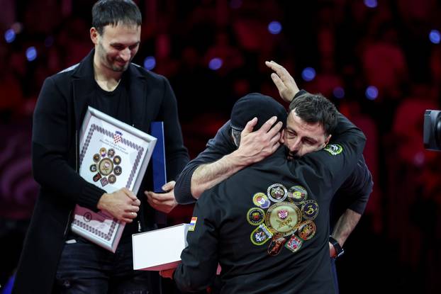 Zagreb: Svečana oproštajna ceremonija hrvatskih rukometnih legendi Domagoja Duvnjaka, Igora Karačića i Ivana Pešića