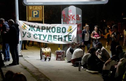 RTS pod ključem: Studenti ne popuštaju već peti dan!