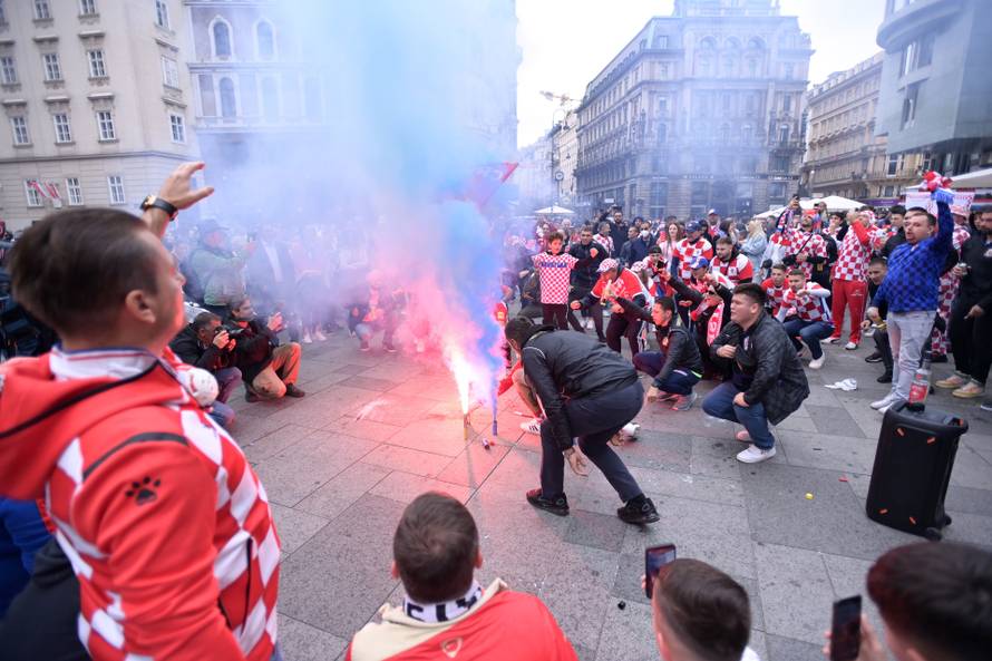 Hrvatski navijači preplavili glavni bečki trg