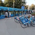 VIDEO Pokvarila se dvanaestica pa nastao zastoj u Zagrebu: 'Ni buseva nije bilo. Kaos...'
