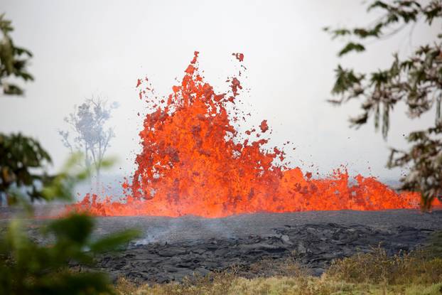 Lava erupts on the outskirts of Pahoa