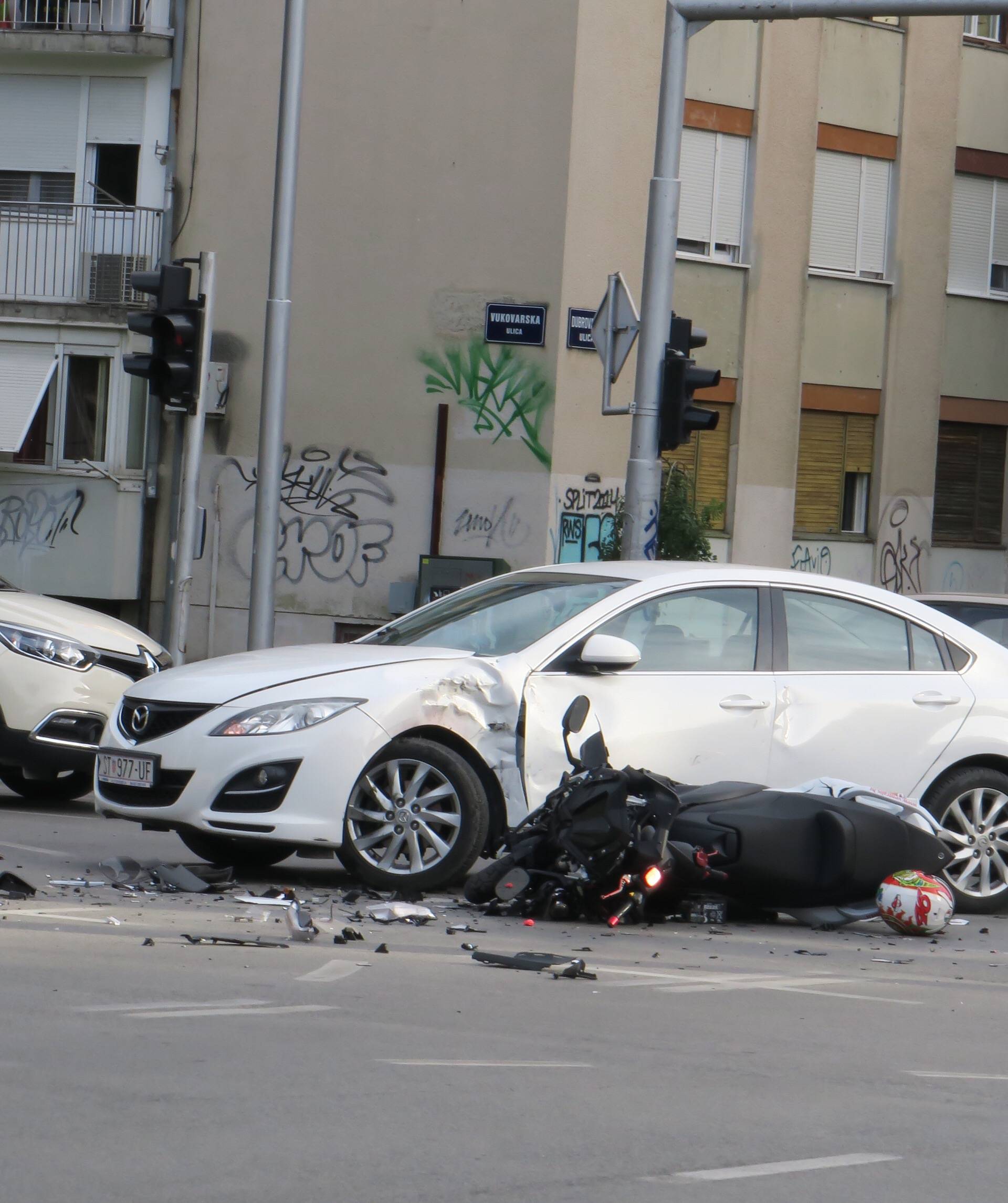 Vozač motora završio u bolnici nakon sudara s autom u Splitu