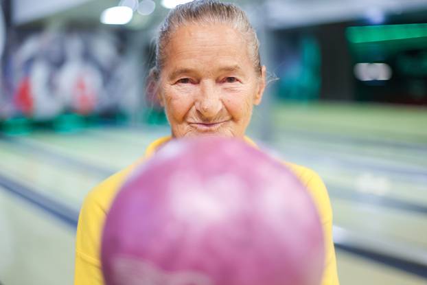 Zagreb: Druženje umirovljenika u Bowlingu Clubu 