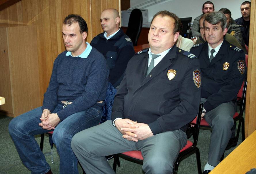 Koprivnica: 15.10.2007., Dražen Dor?ec u Fini ubio dvoje ljudi