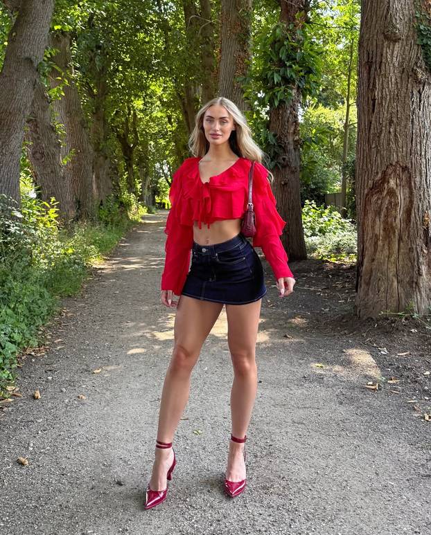 FOTO Fitness ikona ruši sve nerealne standarde ljepote: Evo što se krije iza savršenog tijela