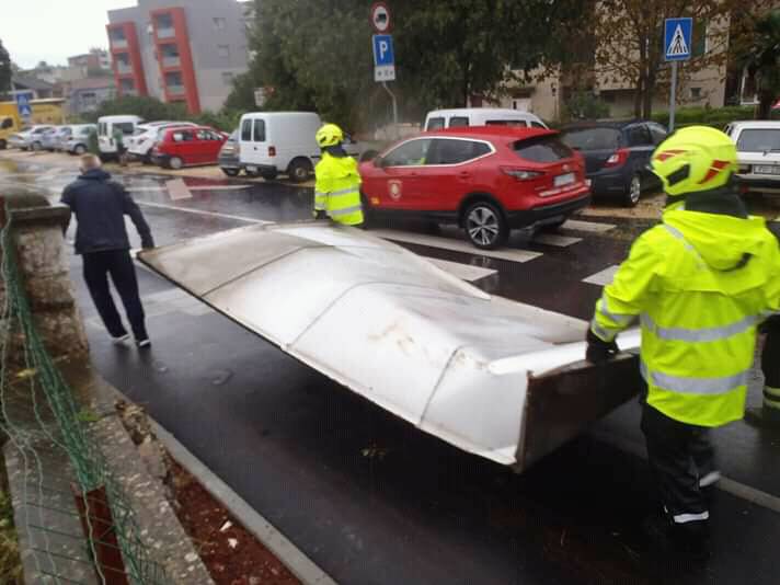 Legao sam na svoj auto da ga spasim od tuče – ipak je novi!