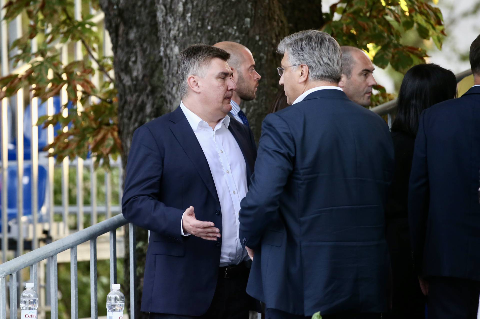 Sinj: Zoran Milanović i Andrej Plenković u razgovoru nakon završetka Alke