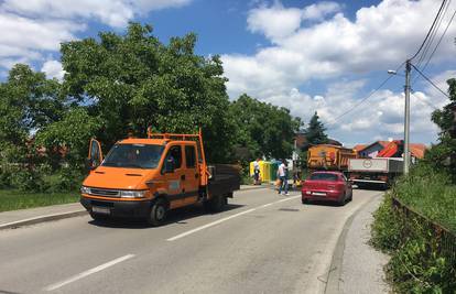 Sad su se sjetili! Nakon smrti curice stavljaju ležeće policajce