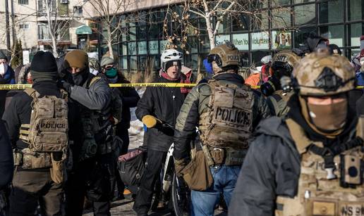 FOTO Nova pucnjava izazvala bijes u Minnesoti: Gra&dstrok;ani na ulicama, agenti bacaju suzavce