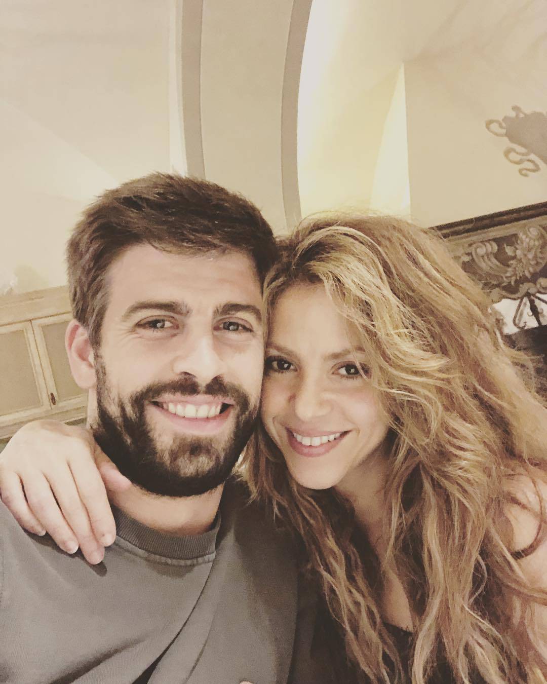 Strasti na tribinama: Shakira i Pique izmjenjivali nježnosti...