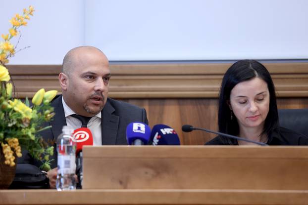 Crikvenica: Ministrica Marija Vučković i ministar Oleg Butković sudjelovali su na dodjeli ugovora za sanaciju i zatvaranje odlagalište otpada "Kalvarija"