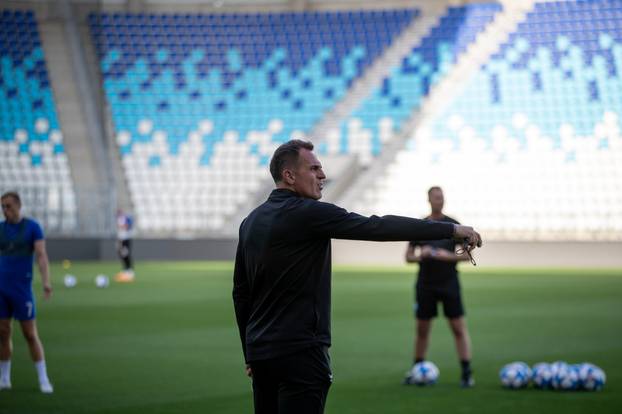 Nasmijani Osječani odradili prvi trening na travnjaku Pampasa