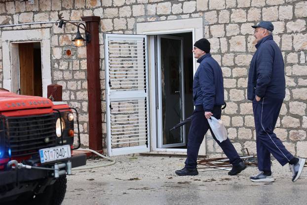Kaštela: Sanacija štete od posljedica jakog juga i plime