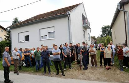 'Sumnjamo na piromana, netko nam pali kuće, štale, stvari...'