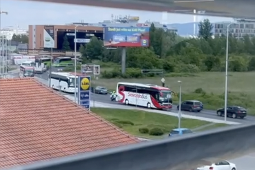 Zagreb: Kolona autobusa pod pratnjom