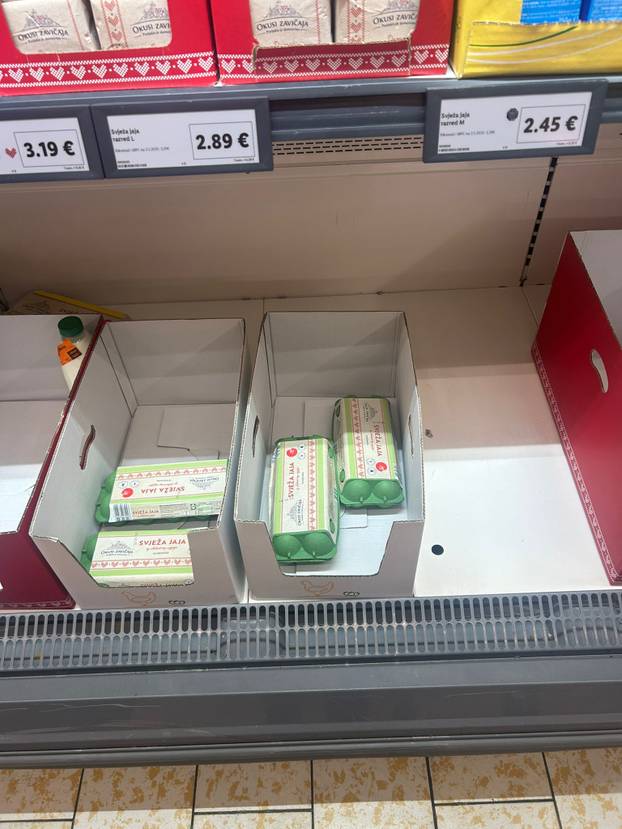 FOTO Pogledajte kako izgledaju police s jajima u dućanima!