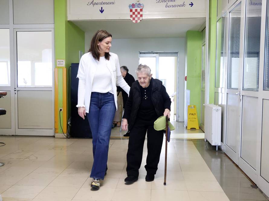 Šibenik: U Cvjetnom domu Ljeposava Periši? proslavila 100. ro?endan