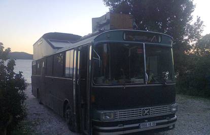 Besplatno ljetovanje: Francuzi putuju Jadranom i žive u busu