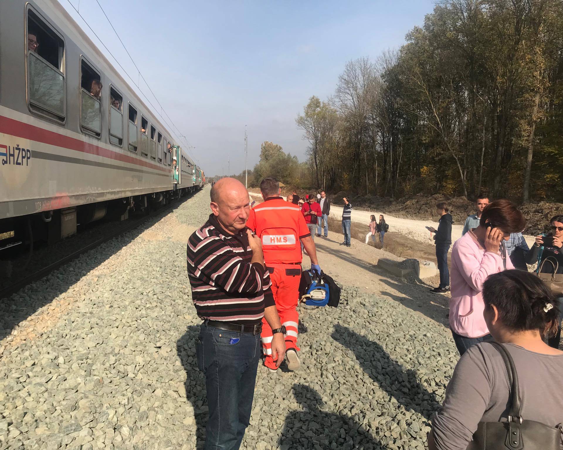 Putnički vlak udario u kamion: Dijete je palo, a majka vrištala