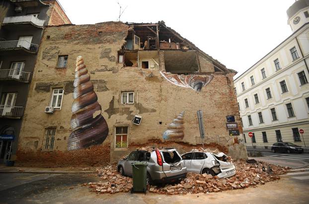 Zagreb: Oštećeni krovovi nakon potresa velika su opasnost za prolaznike