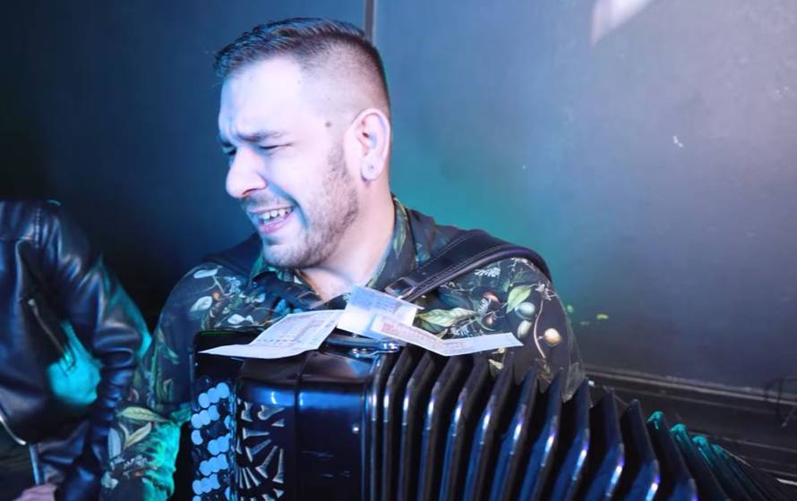 Playboy zečica Ena zaigrala je u spotu harmonikaša Nurkića...