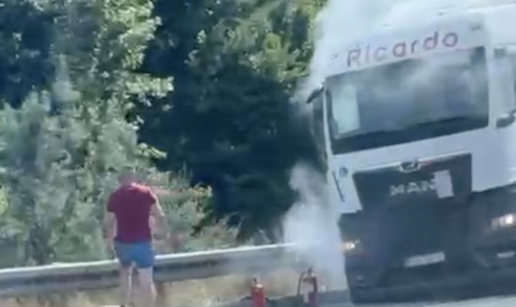 VIDEO Po&zcaron;ar kod Bosiljeva: 'Voza&ccaron; je sam krenuo gasiti...'