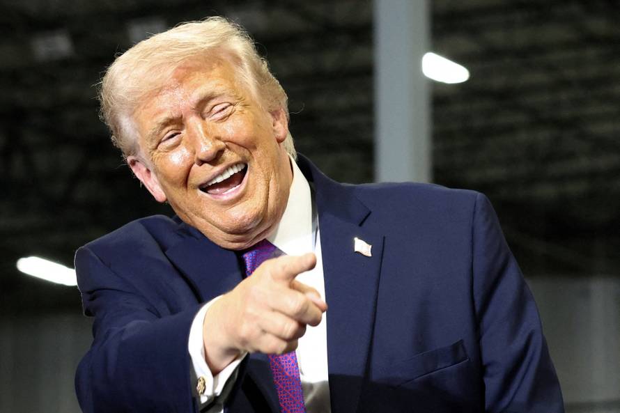 POGODIO IH U ŽIVAC Trump je 'udario' na iranski otok Harg