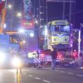 FOTO Nakon tragi&ccaron;ne nesre&cacute;e tramvaj uklonili dizalicom u Sarajevu: Mladi&cacute; (23) poginuo