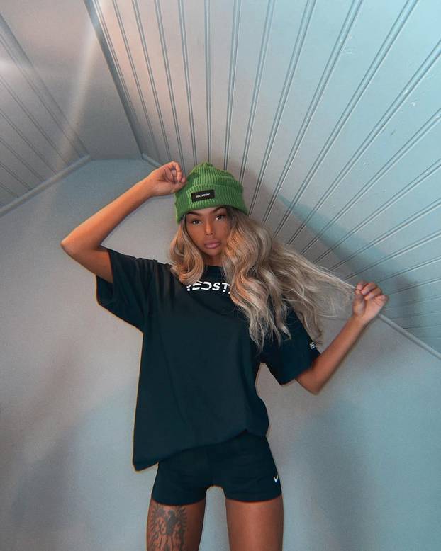 FOTO Govore joj da je crnkinja: Irkinja je opsjednuta solarijem, a ima i jako uzak struk...