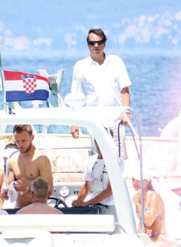 Ivan RakitiÄ ljetuje s obitelji na jadranskoj obali
