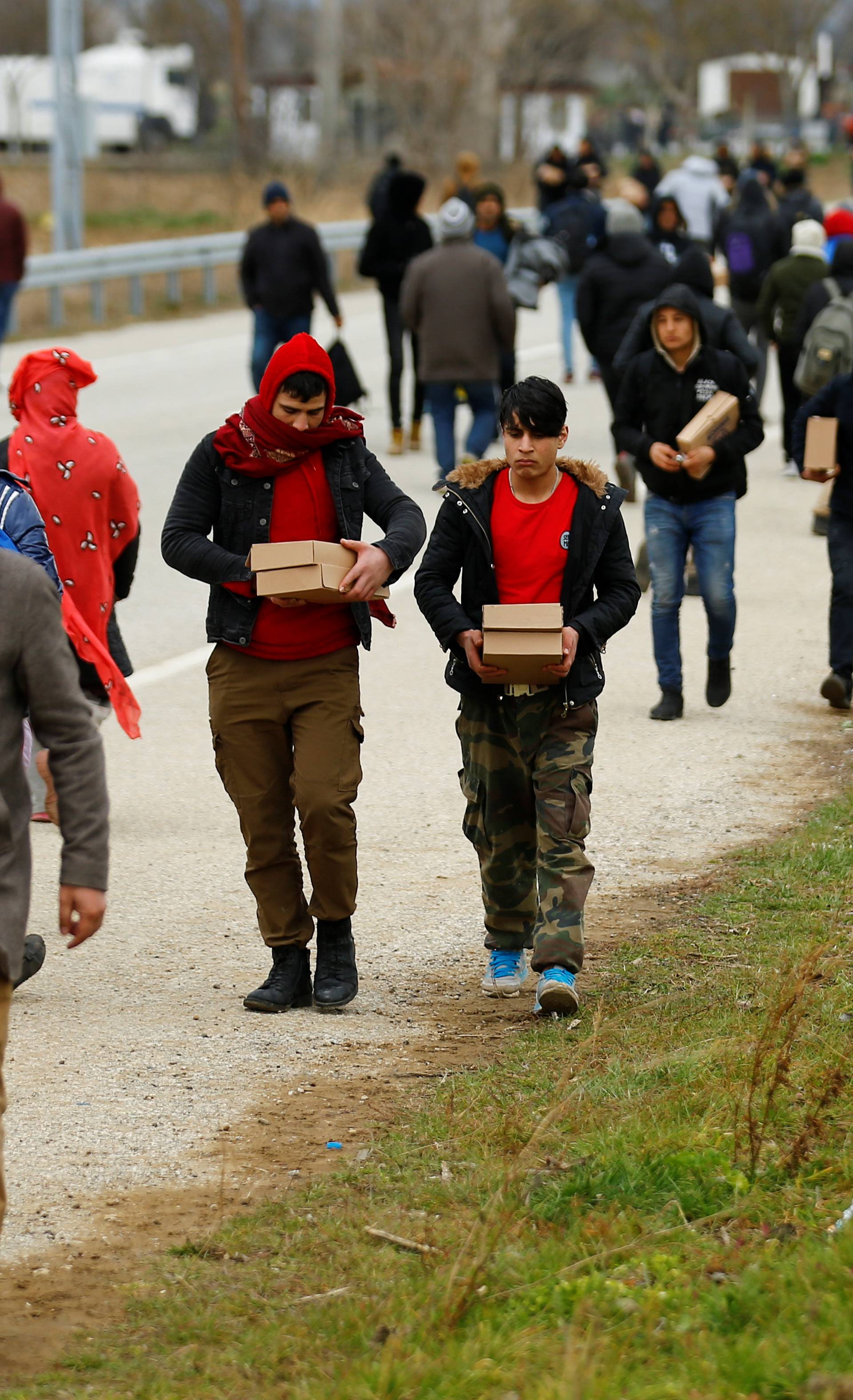 Turska: Pustili smo 75 tisuća migranata da krenu prema EU