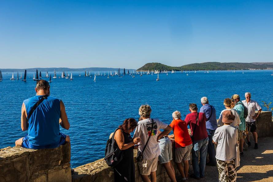 Split:  Pogled sa Sustipana na start Mrduljske Regate