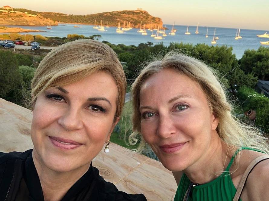 Kolinda pokazala vitke noge i zavidnu liniju, evo zašto ima fanove od Afrike do Amerike